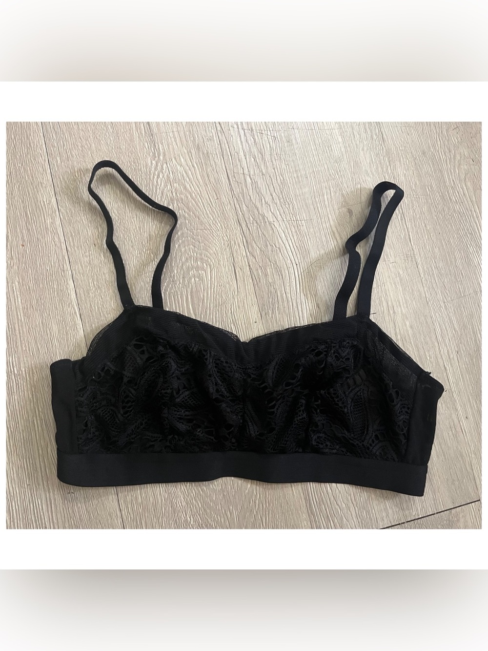 Lively black lace bralette with floral embroidery size M